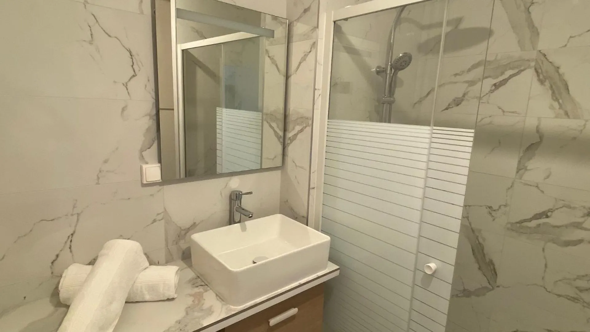 Bassin De La Apartment